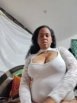 Dulceslolas online show from May 19, 10:43 am
