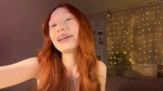 stella foxi online show from February 19, 4:25 pm