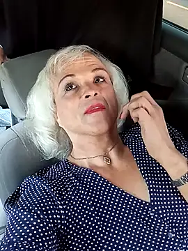 dustbunny64 online show from April 22, 1:52 am