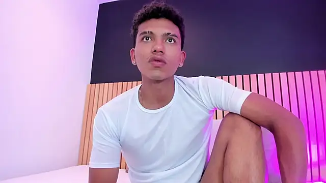 jhoystrong  online show from February 25, 7:34 pm