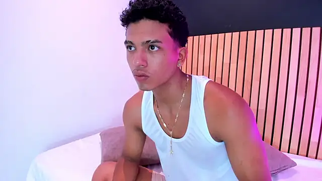 jhoystrong  online show from February 27, 7:25 pm