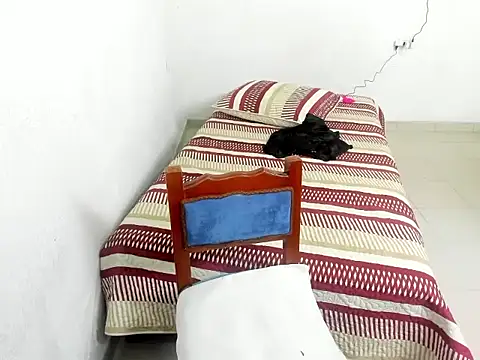 Snapshot of SWEETMILF_HOT chatting on February 23, 6:16 pm SWEETMILF HOT online show from February 23, 6:16 pm