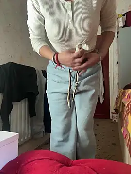 Snapshot of piayaali chatting on February 25, 2:27 pm piayaali online show from February 25, 2:27 pm