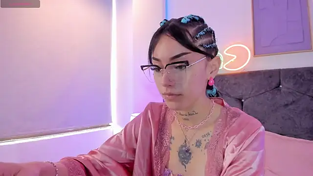 Megan Morphy online show from March 31, 2:17 pm