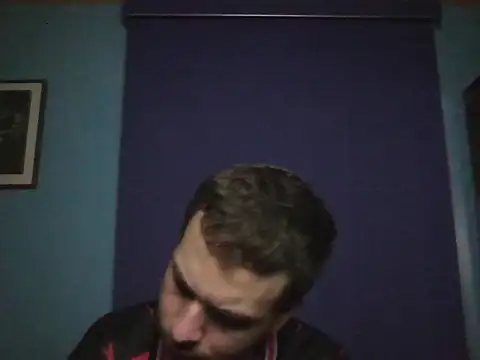 Snapshot of vinicius_ribas chatting on April 7, 3:40 am vinicius ribas online show from April 7, 3:40 am