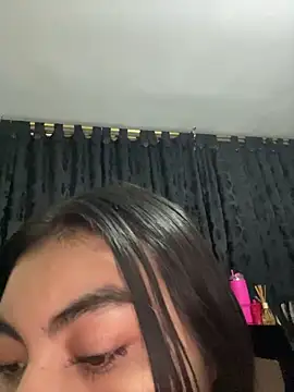 Snapshot of eimmy__skinny chatting on April 17, 7:06 pm eimmy skinny online show from April 17, 7:06 pm