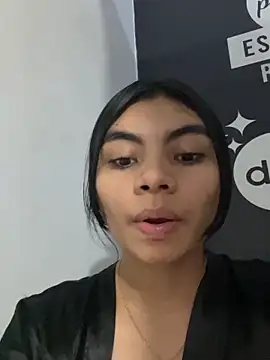 Snapshot of eimmy__skinny chatting on May 15, 11:34 pm eimmy skinny online show from May 15, 11:34 pm