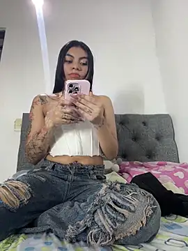 Snapshot of eimmy__skinny chatting on May 19, 5:58 am eimmy skinny online show from May 19, 5:58 am