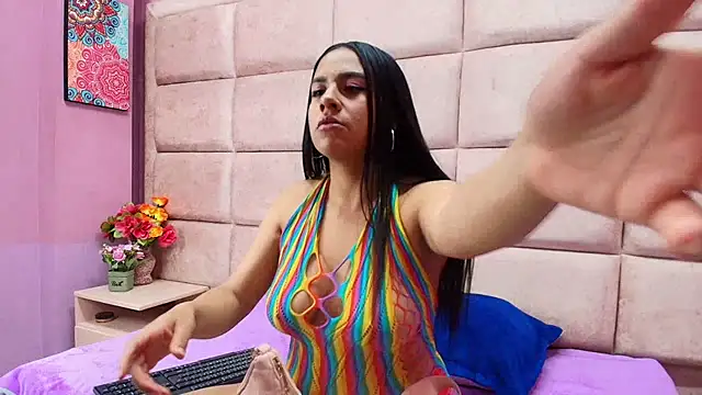 Snapshot of Scarlett_Moom chatting on February 20, 3:58 am Scarlett Moom online show from February 20, 3:58 am