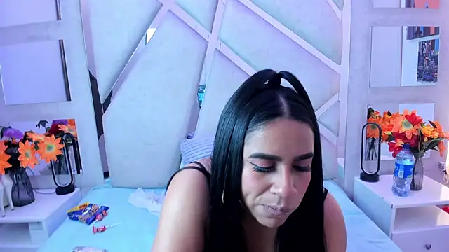 Scarlett Moom online show from July 18, 4:49 am