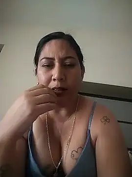 Arely Sweet online show from February 15, 8:05 pm