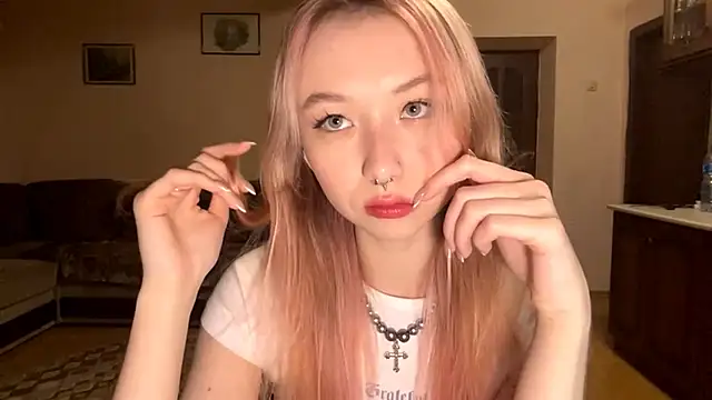 PinkTraible online show from February 13, 1:07 pm