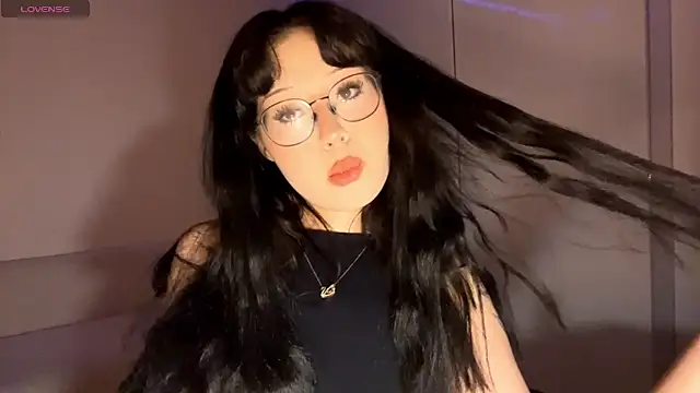 Snapshot of KateGlowee chatting on February 24, 1:42 pm KateGlowee online show from February 24, 1:42 pm