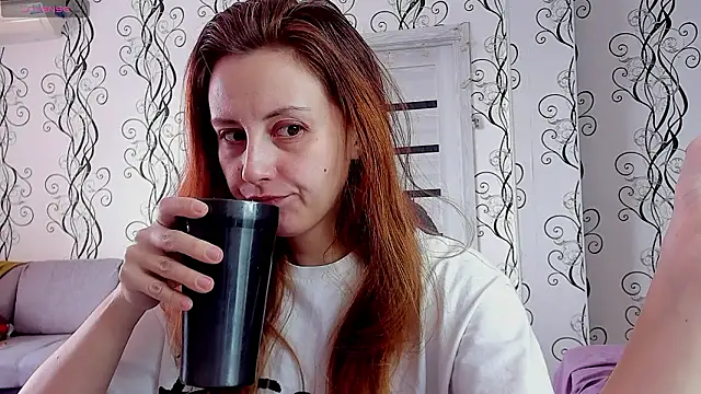 Snapshot of MadelinaJackson chatting on February 24, 4:21 am MadelinaJackson online show from February 24, 4:21 am