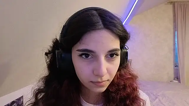 Snapshot of Blissmissataeses chatting on February 18, 11:39 am Blissmissataeses online show from February 18, 11:39 am