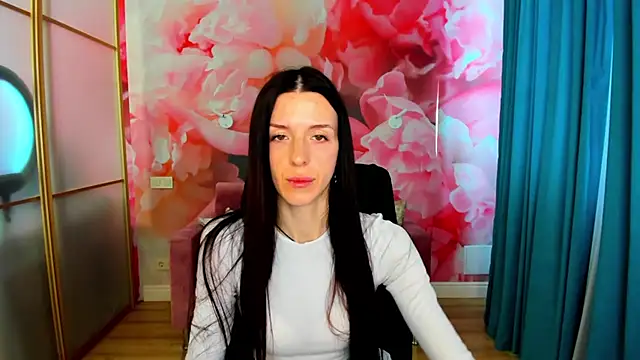 Snapshot of NoirDiva chatting on April 27, 6:11 am NoirDiva online show from April 27, 6:11 am