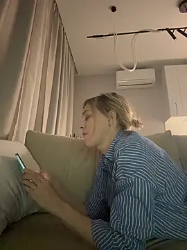 Snapshot of CarmenBlues_ chatting on February 22, 9:13 pm CarmenBlues online show from February 22, 9:13 pm