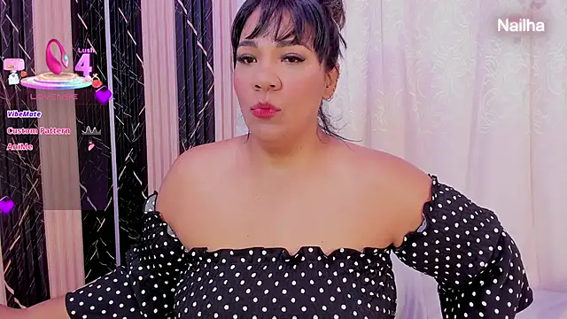 Snapshot of Cinnamon_Skin01 chatting on May 7, 12:54 pm Cinnamon Skin01 online show from May 7, 12:54 pm