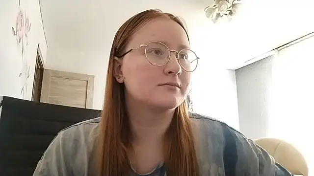 AnikaLipps online show from June 27, 12:10 pm