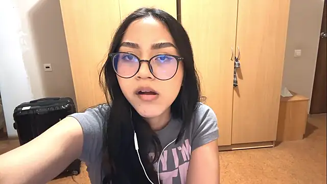 Snapshot of Stefania65 chatting on March 5, 7:43 pm Stefania65 online show from March 5, 7:43 pm