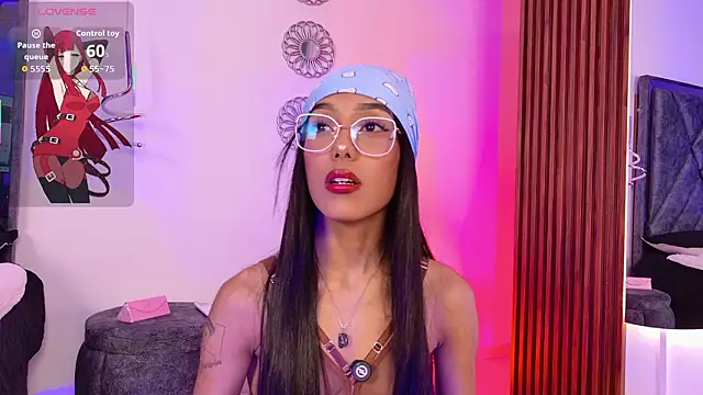 Snapshot of LunaVelour13 chatting on February 24, 2:20 am LunaVelour13 online show from February 24, 2:20 am