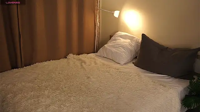 Snapshot of LuannStockbridge chatting on February 25, 5:00 pm LuannStockbridge online show from February 25, 5:00 pm