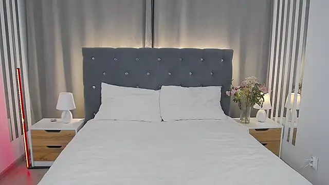 Snapshot of VikkyVonn chatting on February 21, 12:17 pm VikkyVonn online show from February 21, 12:17 pm