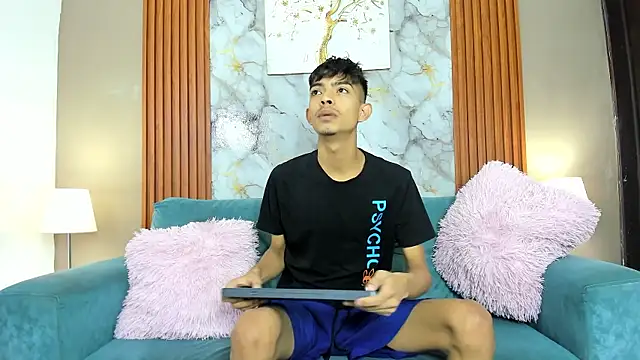 KITTY BOSH online show from March 25, 1:28 pm