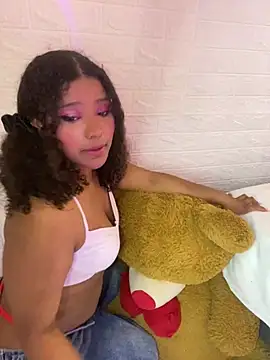 Snapshot of canelaa_sweet5 chatting on February 20, 1:24 am canelaa sweet5 online show from February 20, 1:24 am