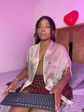 Snapshot of canelaa_sweet5 chatting on March 1, 2:35 am canelaa sweet5 online show from March 1, 2:35 am