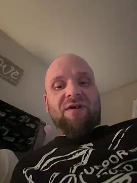 Mikeytoxxxic online show from April 21, 10:10 am