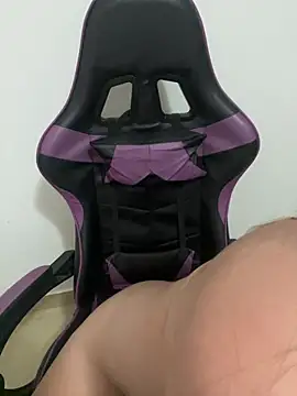 BabiCastelari online show from May 9, 3:17 pm