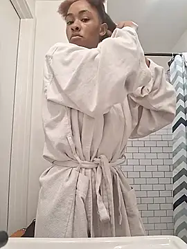 Snapshot of Cinnamonbunn chatting on February 20, 8:09 pm Cinnamonbunn online show from February 20, 8:09 pm