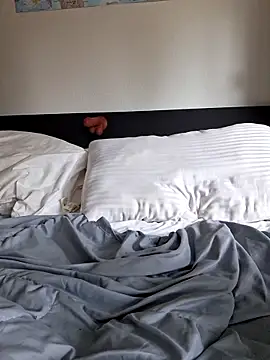 Cinnamonbunn online show from March 12, 6:03 pm