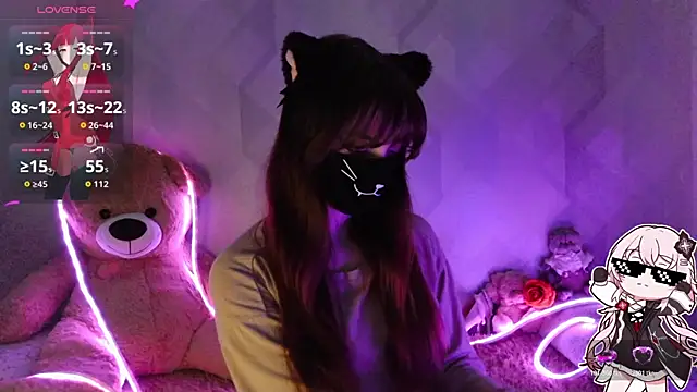 llonaMask online show from May 15, 4:41 am
