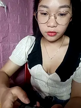 Snapshot of Eye-squirt chatting on March 5, 7:15 am Eye-squirt online show from March 5, 7:15 am