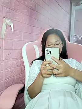 Snapshot of Eye-squirt chatting on March 8, 2:37 am Eye-squirt online show from March 8, 2:37 am