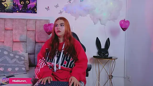 MiiaBlumm  online show from March 27, 5:23 pm