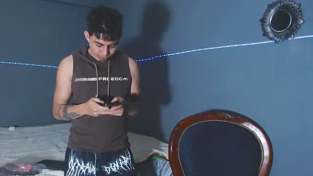 Snapshot of polloCol4U chatting on February 27, 8:53 pm polloCol4U online show from February 27, 8:53 pm