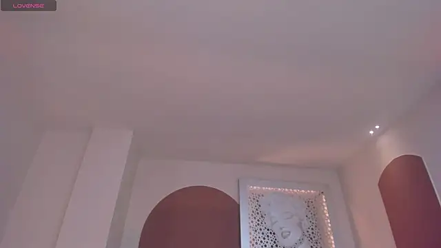 Snapshot of AmyRosse_X chatting on June 8, 1:28 am AmyRosse X online show from June 8, 1:28 am