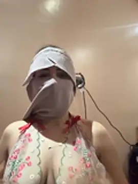 Snapshot of Lamarab chatting on February 16, 10:39 pm Lamarab online show from February 16, 10:39 pm