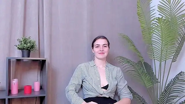 Snapshot of ShalaBethay chatting on February 18, 6:15 pm ShalaBethay online show from February 18, 6:15 pm