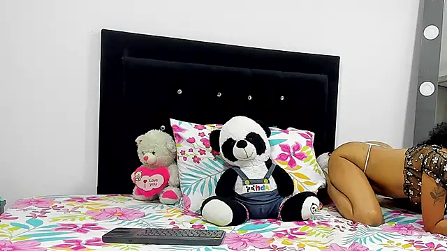 Snapshot of DanielaWane chatting on February 26, 7:51 am DanielaWane online show from February 26, 7:51 am