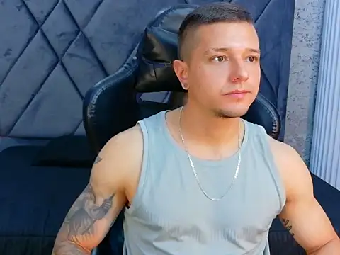 Snapshot of TYSONRICH1 chatting on February 24, 7:56 pm TYSONRICH1 online show from February 24, 7:56 pm