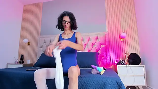 Hxxyro online show from April 14, 1:17 pm