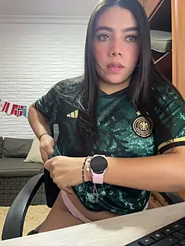 Luna rousse26 online show from June 23, 12:36 pm