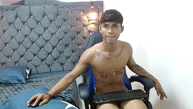 Snapshot of luka_big18 chatting on February 20, 6:26 am luka big18 online show from February 20, 6:26 am