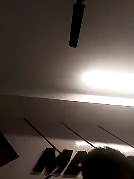 Snapshot of Avinh_09 chatting on February 19, 1:45 am Avinh 09 online show from February 19, 1:45 am