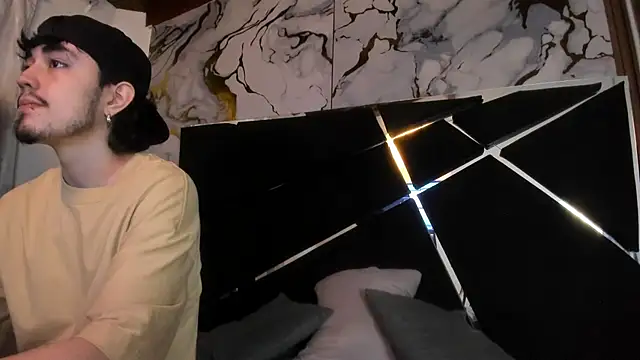 Couple In Heat online show from February 24, 7:34 pm