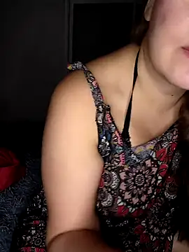 Miamorcurvyy online show from May 3, 2:17 am
